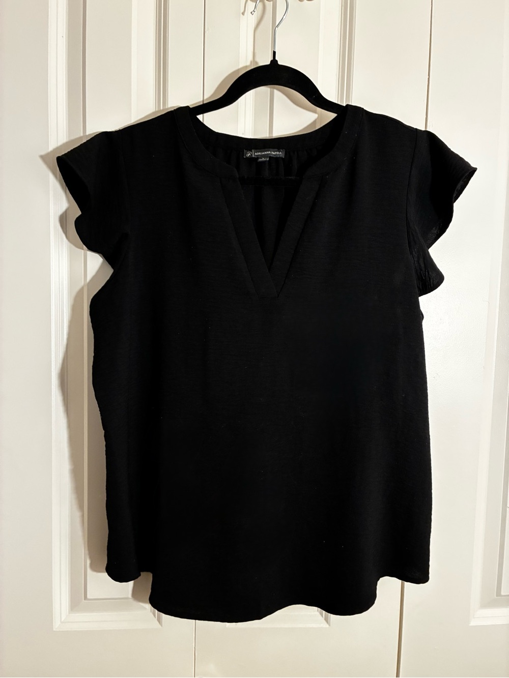 Adrianna Papell Black Short Sleeve V-Neck Blouse